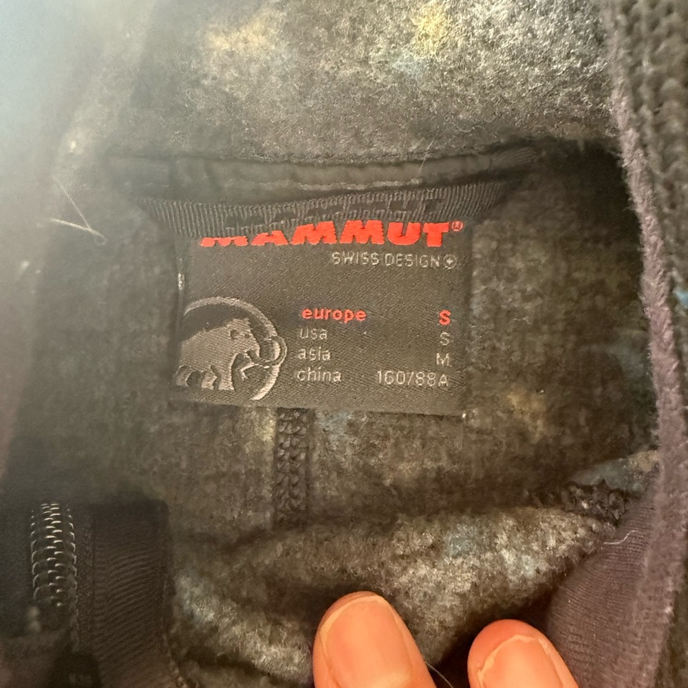 Mammut Black and Gray Fleece Jacket - Picture 4 of 15